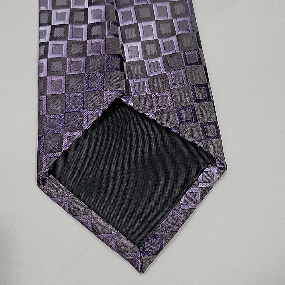 Kenneth Cole Reaction men's Square Purple silk Tie